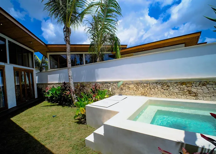 Villa Maravilla Complex *